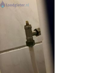 Loodgieter Lekkend hoekstopkraantje lekkage hoekstopkraan