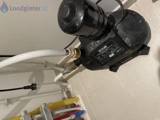 Loodgieter Loodgieterswerk Vervanging van hydrofoorpomp