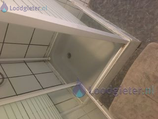 Loodgieter Douchebak plaatsen Douchebak + Douchewand plaatsen